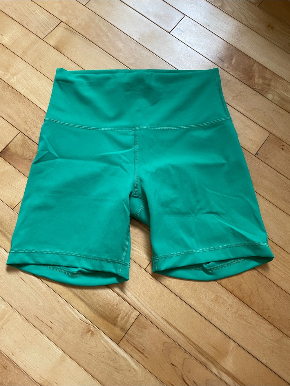 Lululemon Wunder Train High-Rise Short 6”